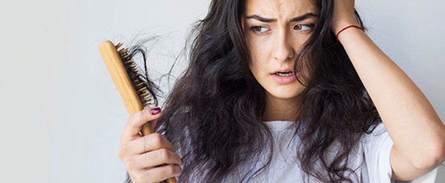 Семейный врач Беате Круминя о самых частых причинах усиленного выпадения волос